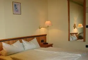 Steinburger Hof Hotel